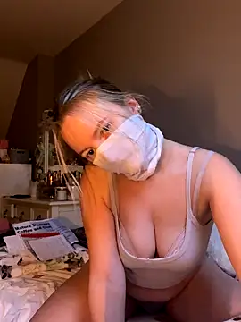 hazel wood21 online show from 10.17.25