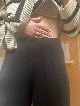 hazel wood21 online show from 03.10.26