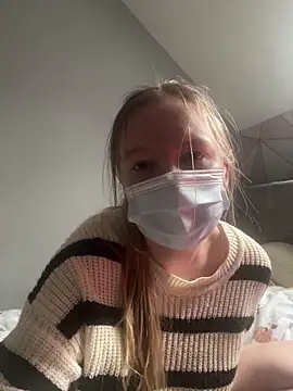 hazel wood21 online show from 03.31.26