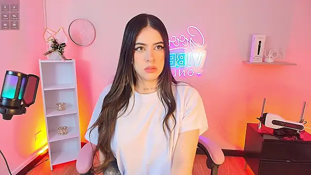 Snapshot of Alice_Vixen chatting on 11.12.25 Alice Vixen online show from 11.12.25