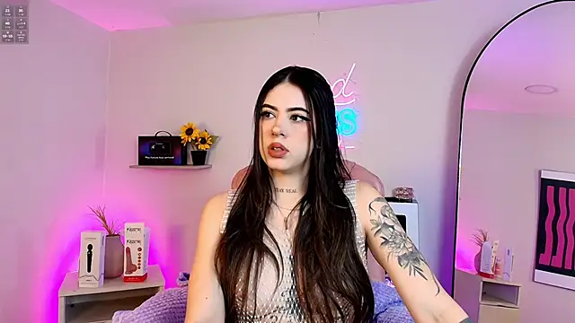 Snapshot of Alice_Vixen chatting on 04.16.26 Alice Vixen online show from 04.16.26