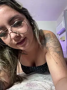 Snapshot of sophiemonroevip chatting on 09.29.25 sophiemonroevip online show from 09.29.25