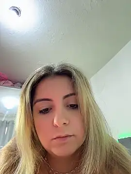 Snapshot of sophiemonroevip chatting on 06.15.26 sophiemonroevip online show from 06.15.26