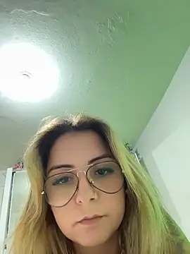 Snapshot of sophiemonroevip chatting on 07.05.26 sophiemonroevip online show from 07.05.26