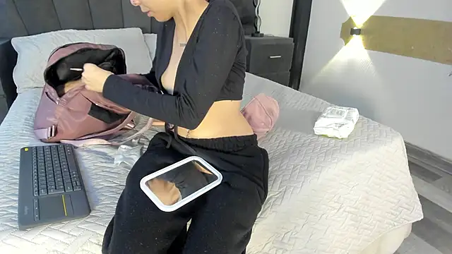 CleoWhite online show from 09.09.25