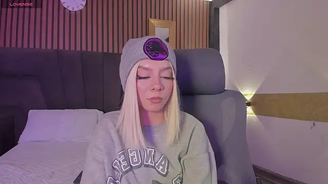 CleoWhite online show from 09.26.25