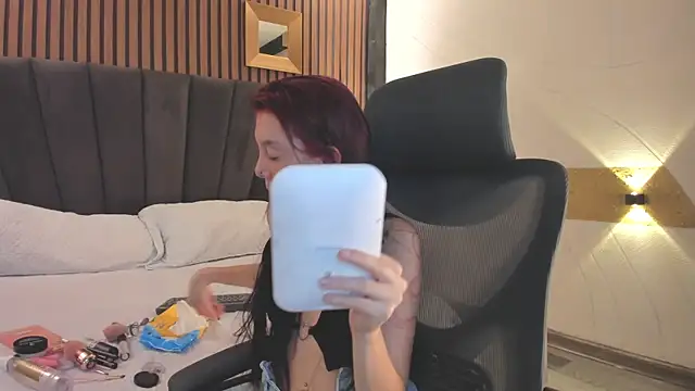 CleoWhite online show from 11.02.25