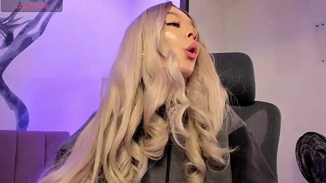 CleoWhite online show from 01.06.26