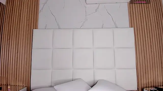 Meloddy Parkerr  online show from 02.22.26