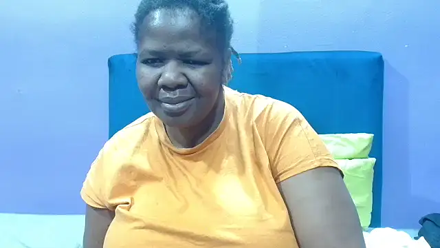 Snapshot of NaughtyChubbyZoe chatting on 09.16.25 NaughtyChubbyZoe online show from 09.16.25