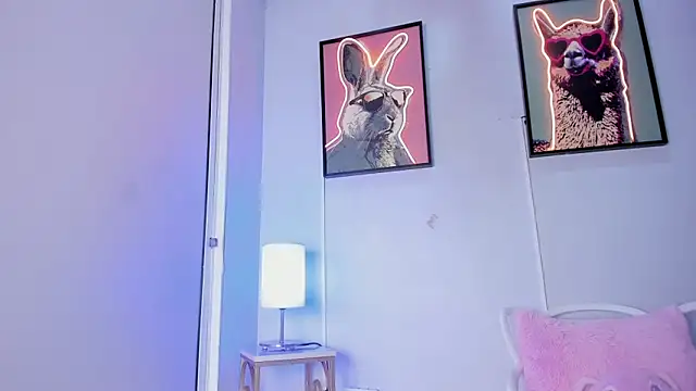 Snapshot of dulce_fiore07 chatting on 02.19.26 dulce fiore07 online show from 02.19.26