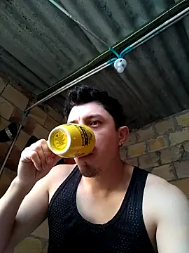 Snapshot of douglaszaens chatting on 09.17.25 douglaszaens online show from 09.17.25