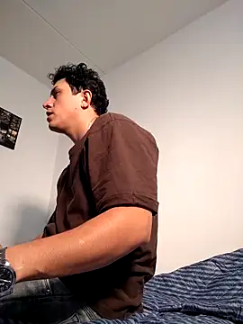 Snapshot of douglaszaens chatting on 03.25.26 douglaszaens online show from 03.25.26