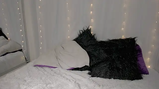 Snapshot of douglaszaens chatting on 04.03.26 douglaszaens online show from 04.03.26