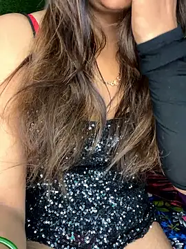Snapshot of SEXY-SIMI-BHABI chatting on 05.18.26 SEXY-SIMI-BHABI online show from 05.18.26