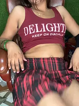 Snapshot of SEXY-SIMI-BHABI chatting on 05.18.26 SEXY-SIMI-BHABI online show from 05.18.26
