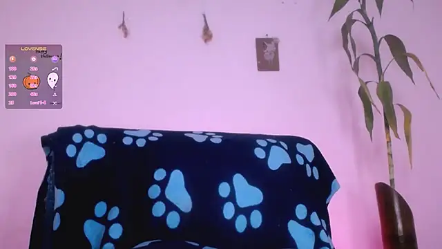 Snapshot of Nocturnawitch chatting on 10.03.25 Nocturnawitch online show from 10.03.25