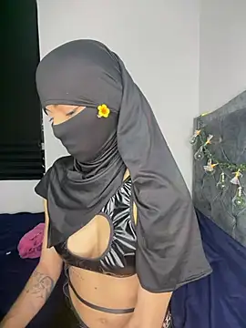 Snapshot of _Zahiira_ chatting on 07.17.26 Zahiira online show from 07.17.26