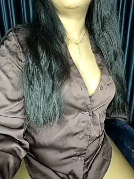 Webrowncouple online show from 10.04.25