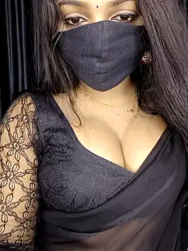 Webrowncouple online show from 10.04.25