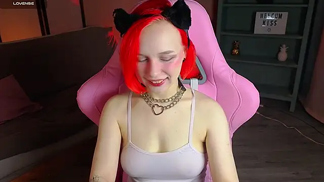 NaomiYoru online show from 10.03.25