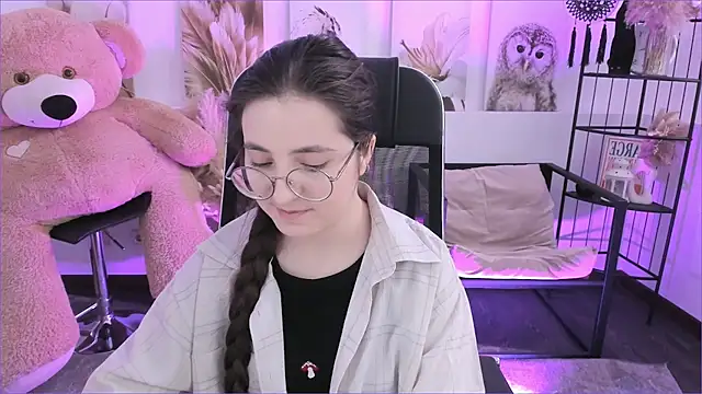 VirtuallVoyant online show from 12.18.25