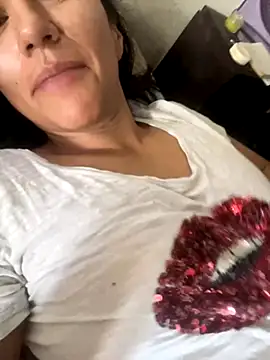 Snapshot of Huitaca_ chatting on 10.26.25 Huitaca  online show from 10.26.25