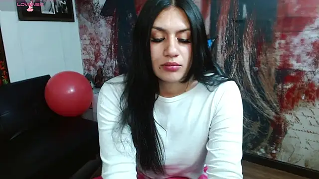 Snapshot of gigi_gilt_ chatting on 05.23.26 gigi gilt online show from 05.23.26