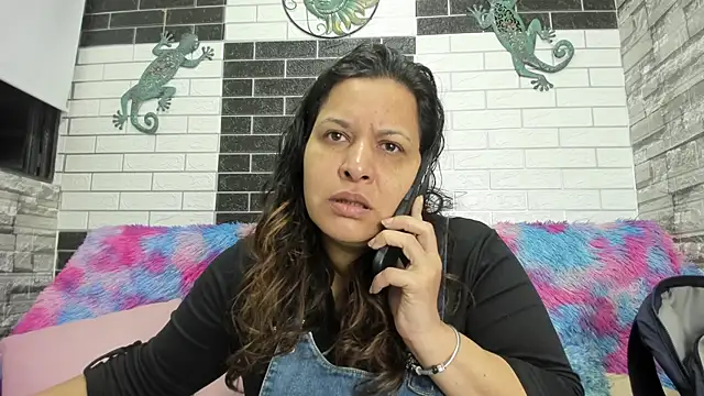 Snapshot of Sandra_Milf_love chatting on 10.01.25 Sandra Milf love online show from 10.01.25