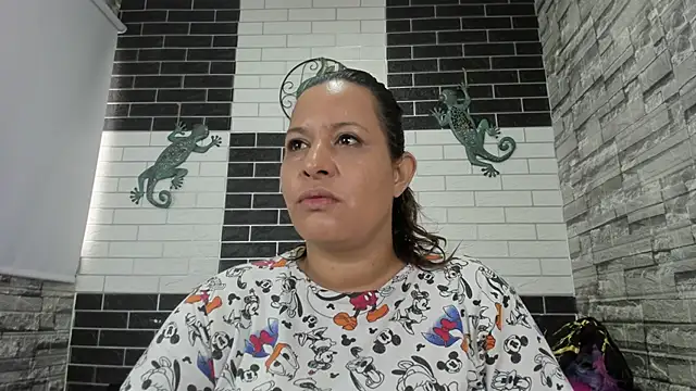 Snapshot of Sandra_Milf_love chatting on 10.16.25 Sandra Milf love online show from 10.16.25