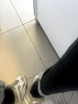 Snapshot of kamo012000 chatting on 10.11.25 kamo012000 online show from 10.11.25