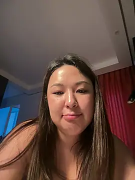 Snapshot of thedaynahoney chatting on 07.05.26 thedaynahoney online show from 07.05.26