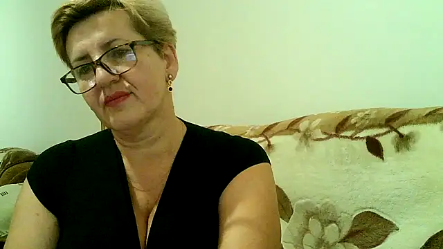 Snapshot of Dana4921 chatting on 10.23.25 Dana4921 online show from 10.23.25