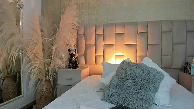 cloesummerr  online show from 01.13.26