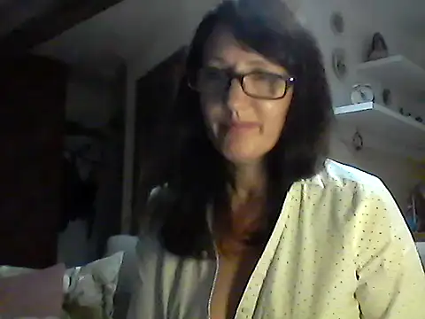Snapshot of Elena48324 chatting on 09.20.25 Elena48324 online show from 09.20.25