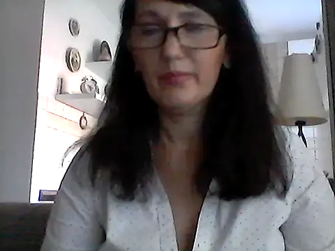 Snapshot of Elena48324 chatting on 09.21.25 Elena48324 online show from 09.21.25