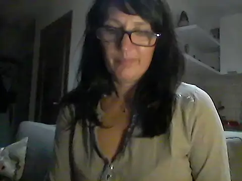 Snapshot of Elena48324 chatting on 09.25.25 Elena48324 online show from 09.25.25