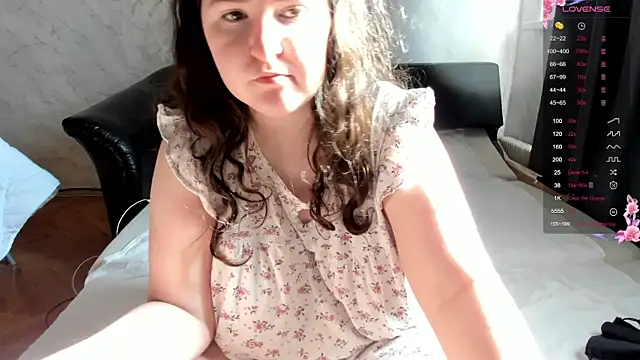 Snapshot of alice_allens chatting on 05.17.26 alice allens online show from 05.17.26