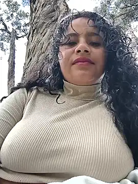 Snapshot of Yaya_watson chatting on 06.19.26 Yaya watson online show from 06.19.26