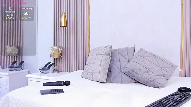 Skylar Smith  online show from 10.16.25