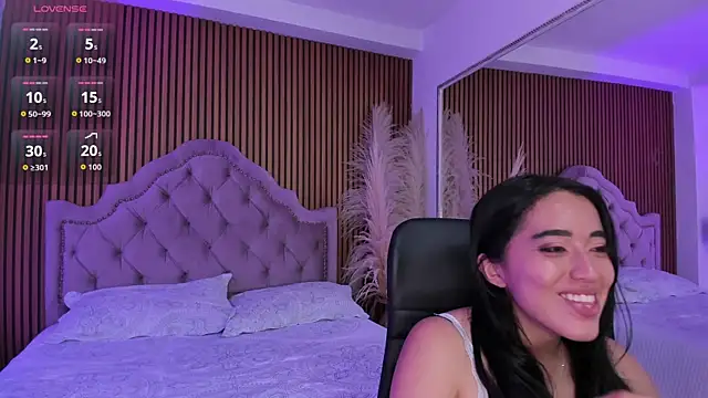 Starbutterflyy  online show from 02.12.26