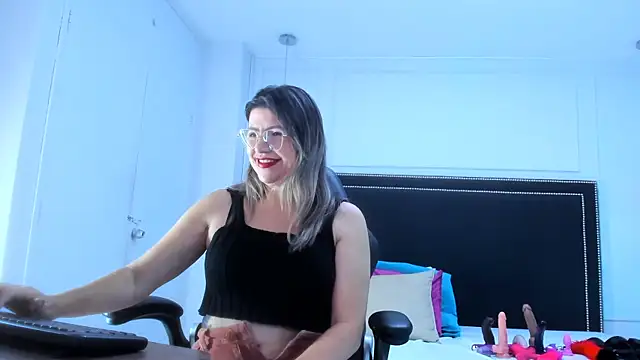 Snapshot of Ariana_costa chatting on 09.30.25 Ariana costa online show from 09.30.25
