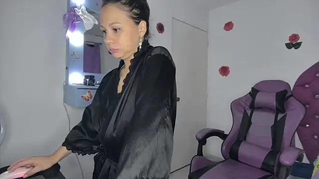 Snapshot of soffy_rosses chatting on 05.11.26 soffy rosses online show from 05.11.26