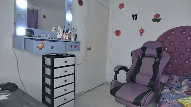Snapshot of soffy_rosses chatting on 06.21.26 soffy rosses online show from 06.21.26