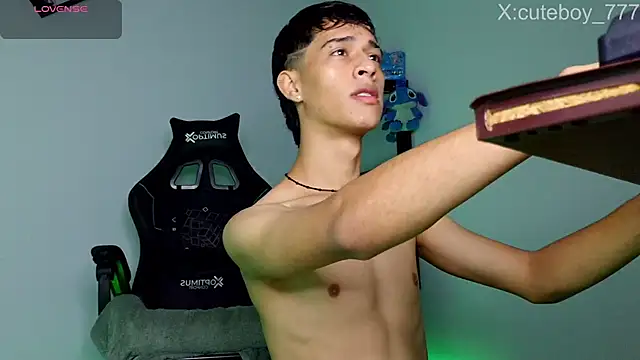 Snapshot of Danny_cute_05 chatting on 11.07.25 Danny cute 05 online show from 11.07.25