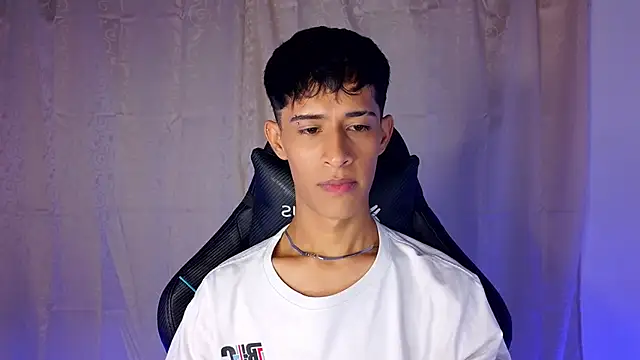 Snapshot of Danny_cute_05 chatting on 02.11.26 Danny cute 05 online show from 02.11.26