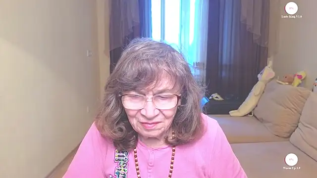 Snapshot of Betty_Brick chatting on 05.09.26 Betty Brick online show from 05.09.26