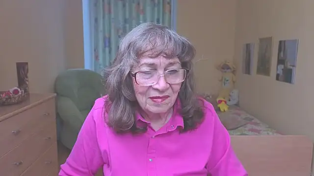 Snapshot of Betty_Brick chatting on 05.14.26 Betty Brick online show from 05.14.26