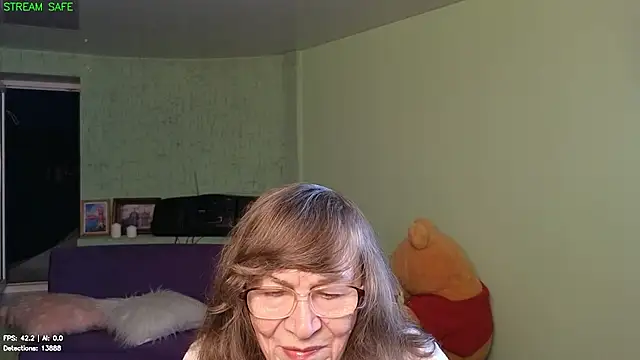 Snapshot of Betty_Brick chatting on 07.12.26 Betty Brick online show from 07.12.26
