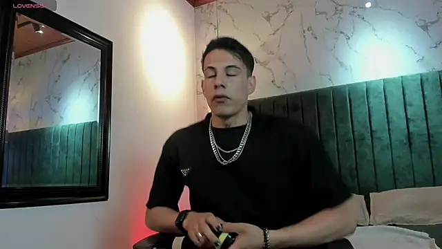 Snapshot of Dustin_Sonne chatting on 06.20.26 Dustin Sonne online show from 06.20.26